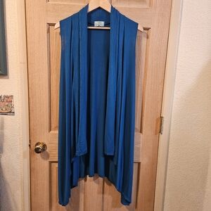 Medium Seamly Co Blue Sleeveless Cardigan